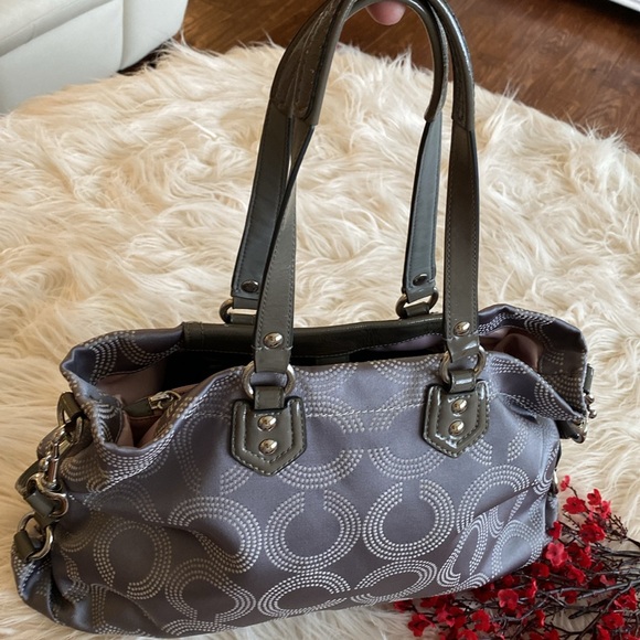 COACH nice purse - Picture 3 of 16